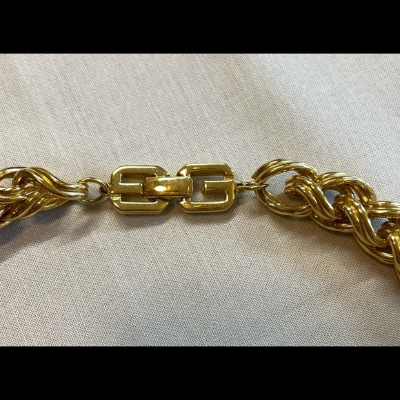 Vintage Givenchy necklace - Picture 2 of 6